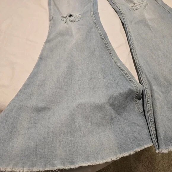 NWT Shyanne Country Wear Mid Rise Flare Distressed Jeans 28 Regular x 34 Long - Picture 7 of 16